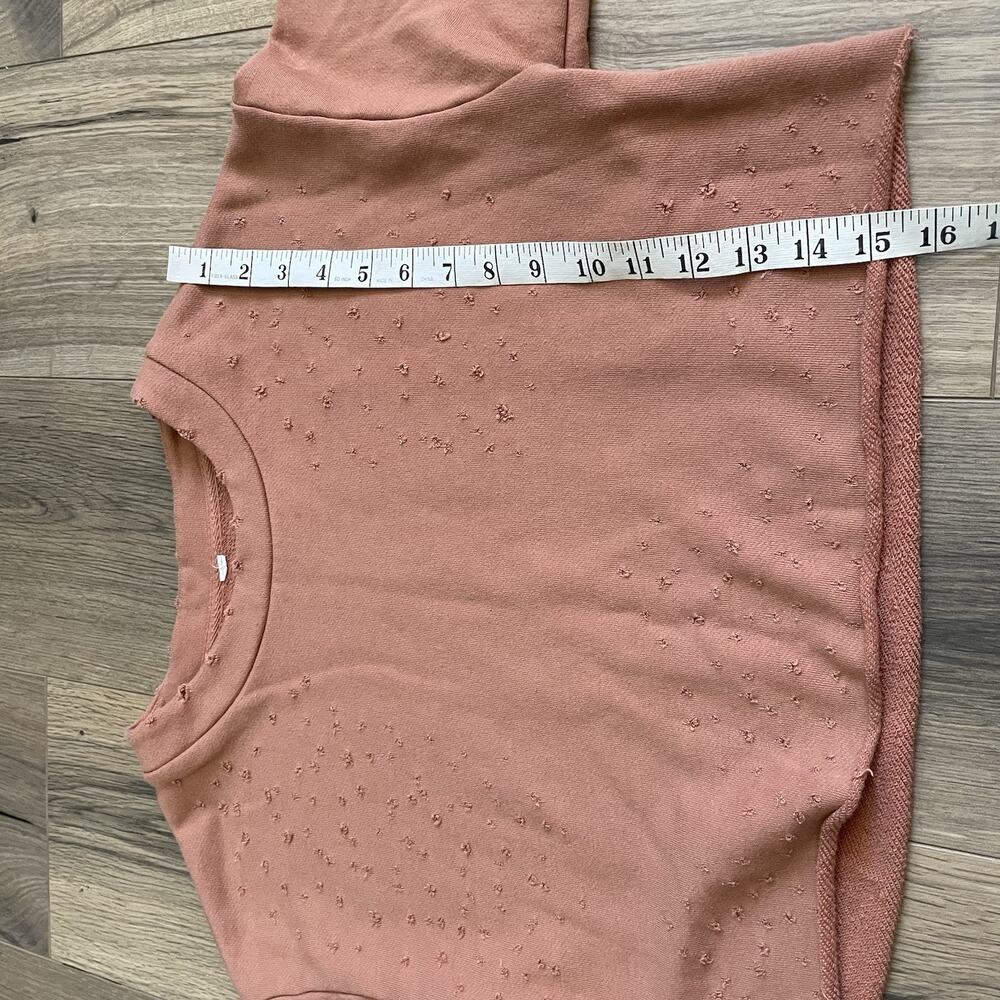 ALO Yoga Fierce Distressed Crewneck Cropped Pullover Sweatshirt Size XS Small * - Picture 8 of 10